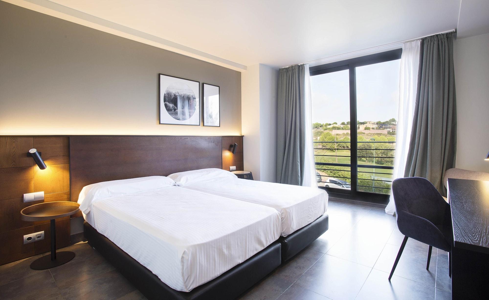 Hotel Barcelona Golf Resort 4 Sup 산트에스티비시즐로뷔레스 외부 사진