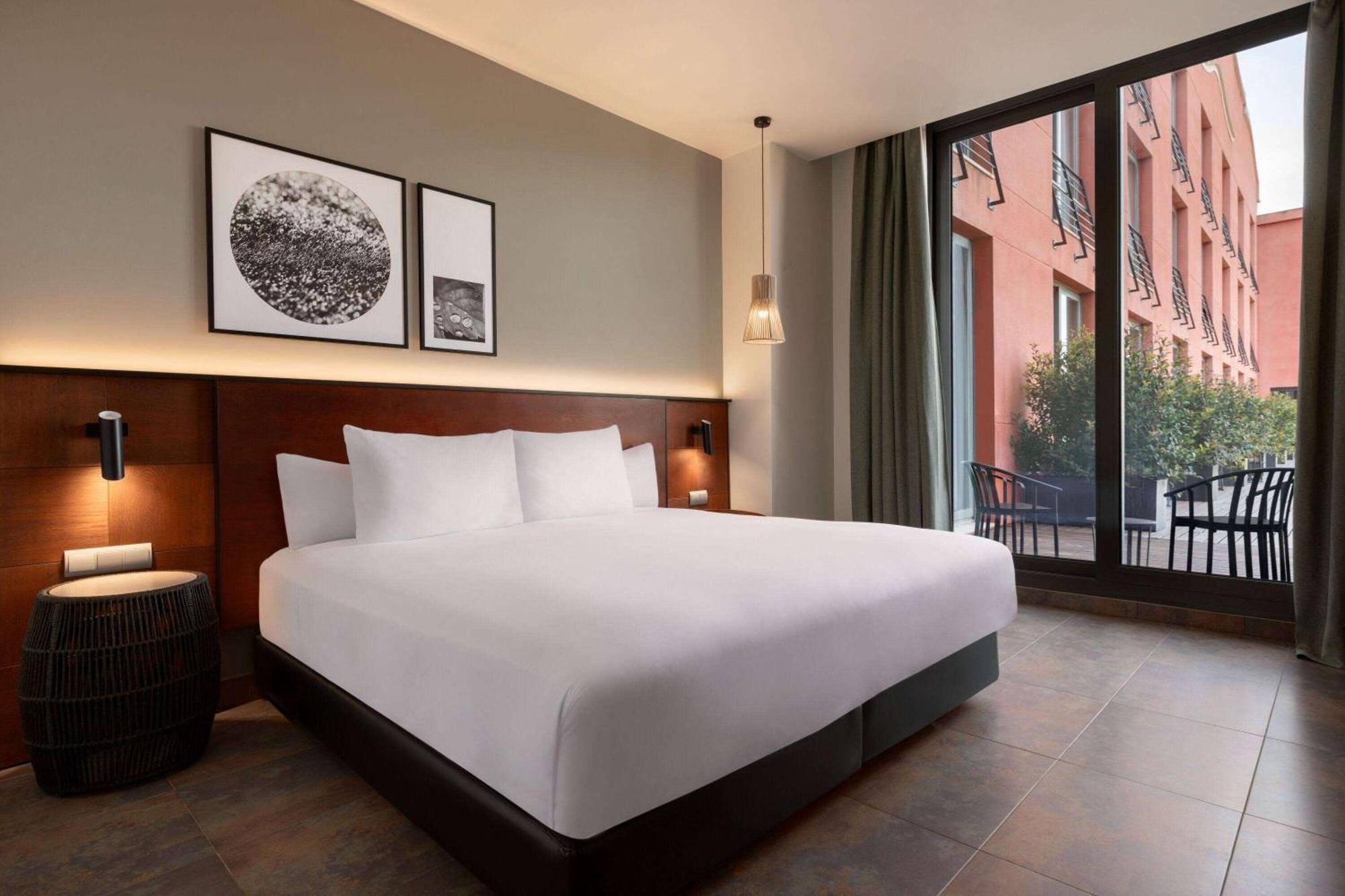 Dolce By Wyndham Barcelona Resort 산트에스티비시즐로뷔레스 외부 사진
